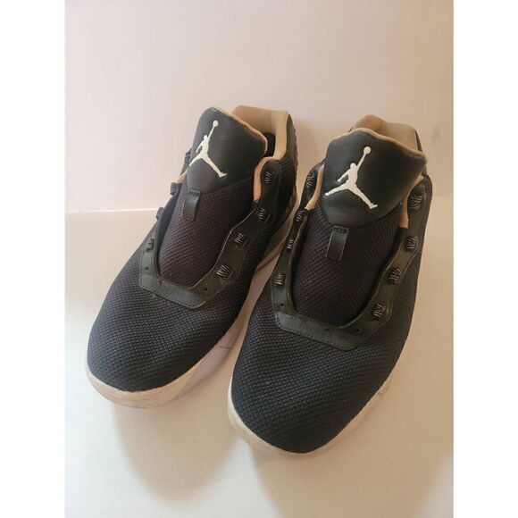 Jordan academy black size 10.5 - Picture 1 of 5
